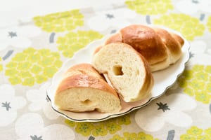 塩バターロール